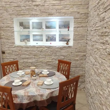 Lazzarella House Apartament Neapol
